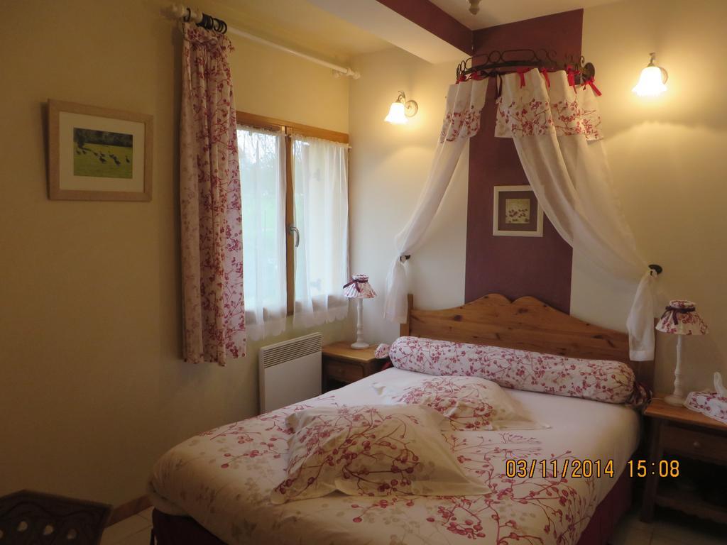 Chambres D'Hotes Au Temps Des Cerises Jumièges Habitación foto